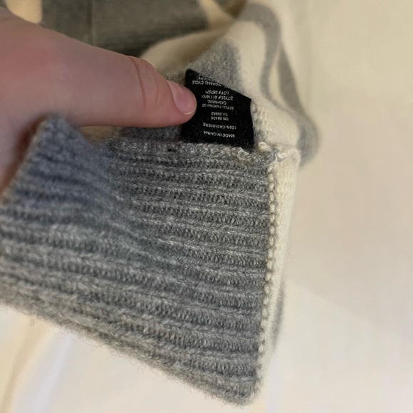 Theory 100% Cashmere Striped Grey and White Sweater - Picture 6 of 6